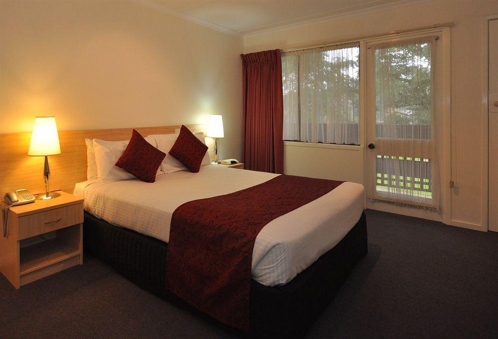Edinburgh Motor Inn Warragul Bagian luar foto