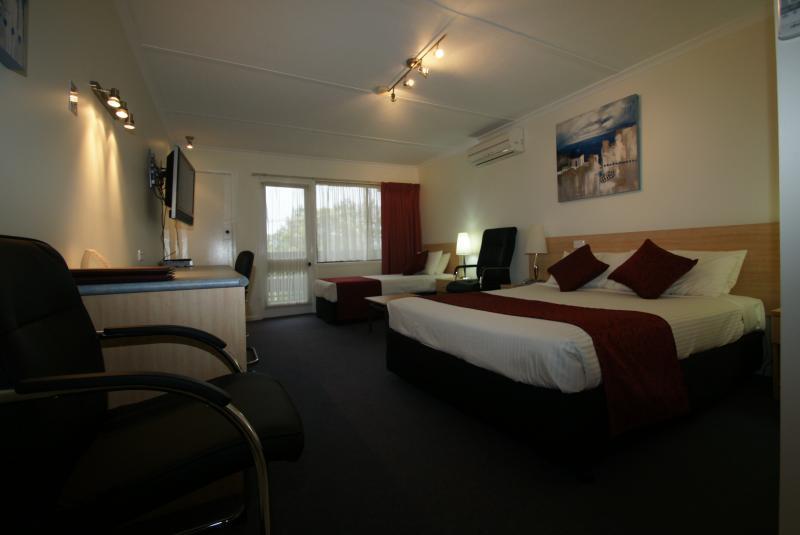 Edinburgh Motor Inn Warragul Bagian luar foto