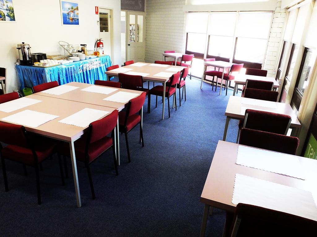 Edinburgh Motor Inn Warragul Bagian luar foto