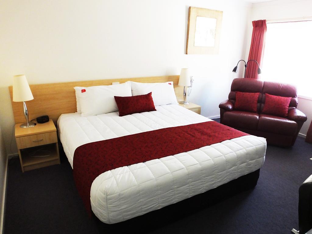 Edinburgh Motor Inn Warragul Bagian luar foto