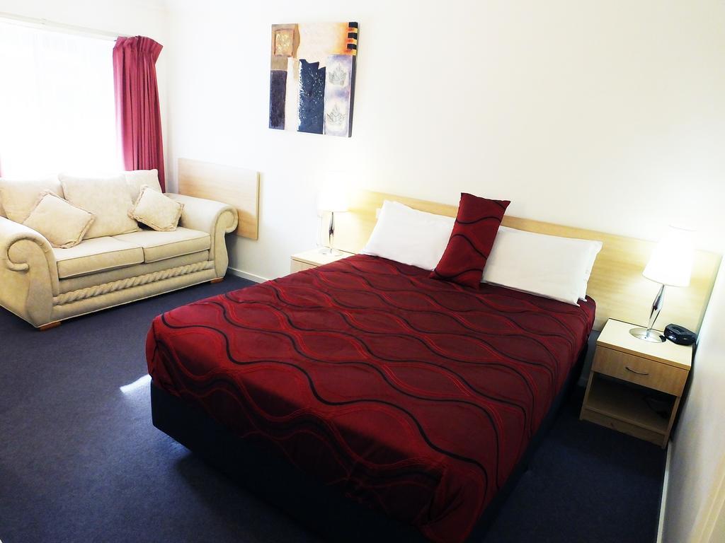 Edinburgh Motor Inn Warragul Bagian luar foto