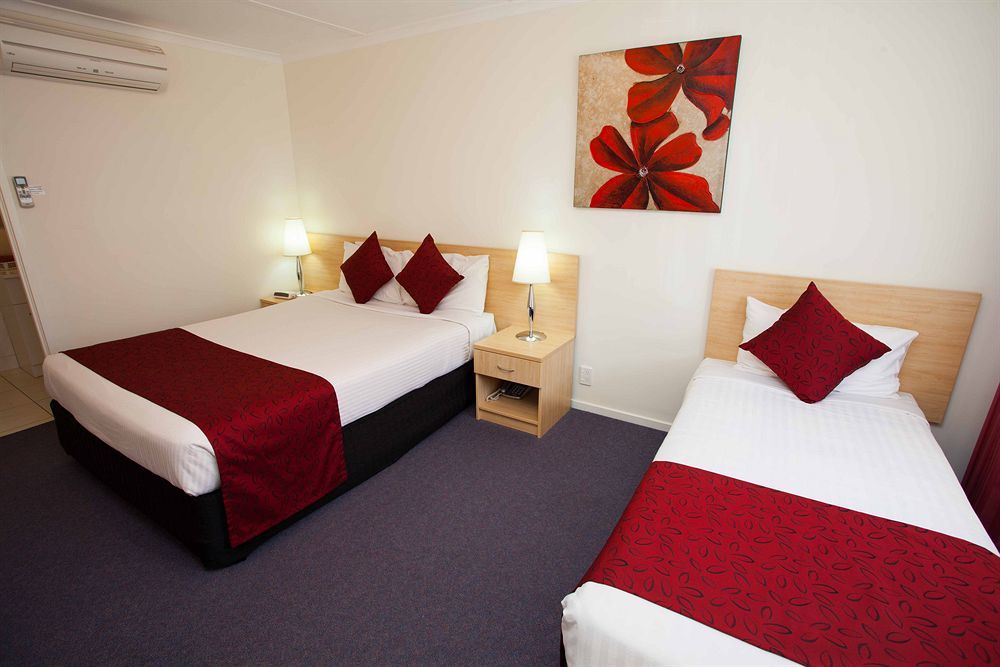 Edinburgh Motor Inn Warragul Bagian luar foto