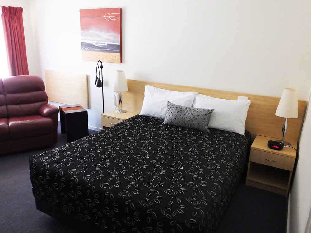 Edinburgh Motor Inn Warragul Bagian luar foto